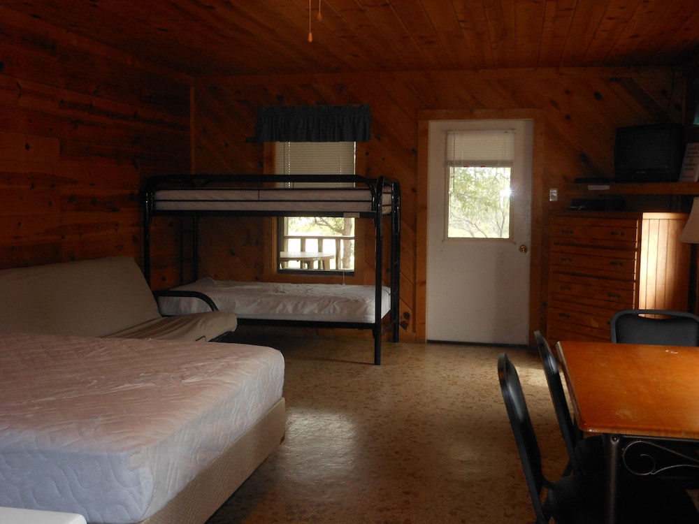 Cabin, Multiple Beds, Non Smoking, Lakeside (Screened in Porch ) photo 2