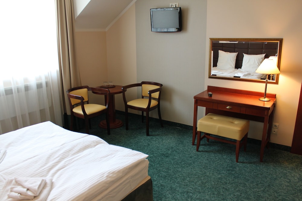Double or Twin Room - Photo 5