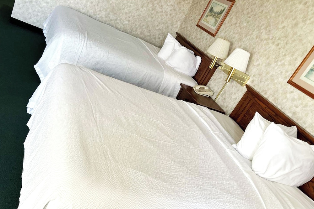 2 Queen Accessible Bed Non Smoking photo 2