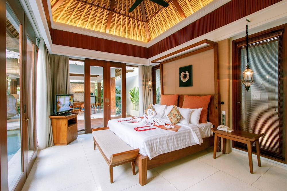 Premier Villa, 1 King Bed, Private Pool, Garden Area