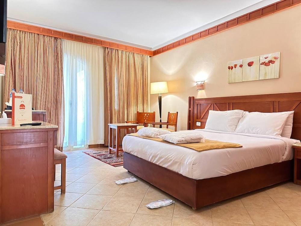 Honeymooner's Room with Pool View (Ultra All Inclusive)
