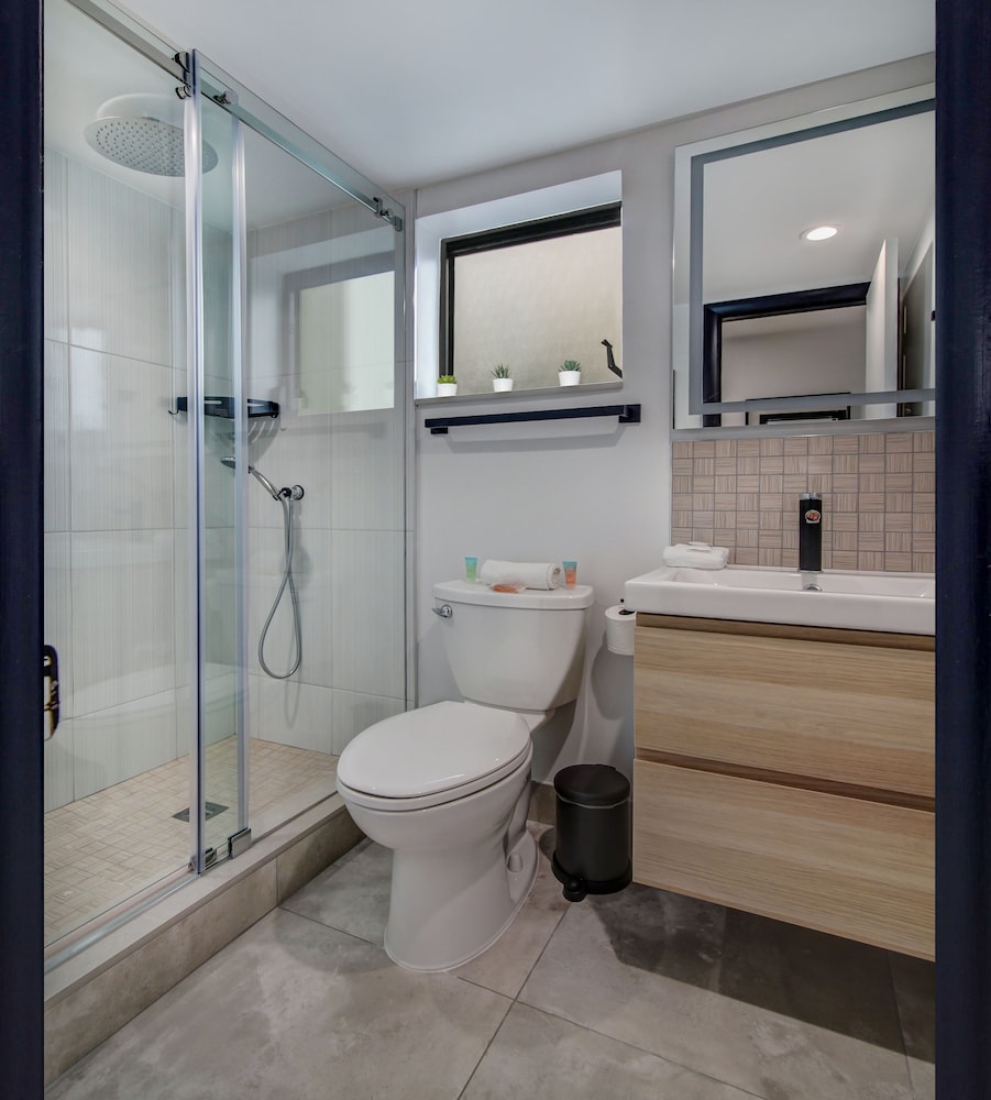 Deluxe Studio Suite, 2 Queen Beds, Kitchen