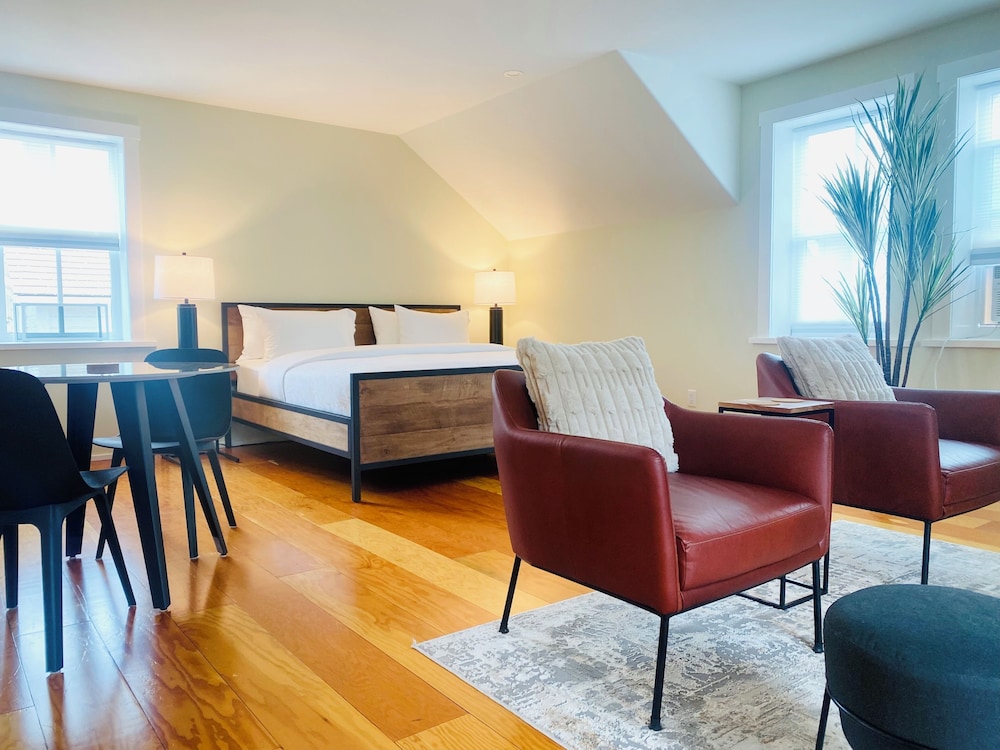 Superior Studio Suite photo 2