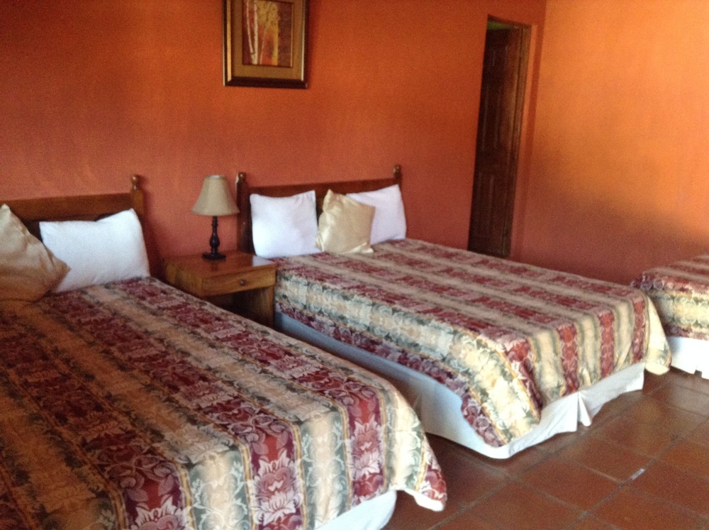 Classic Triple Room, Multiple Beds, Non Smoking photo 1