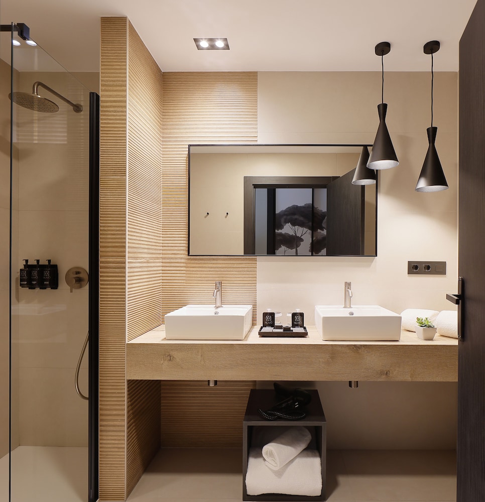 Standard Double Room - Photo 6