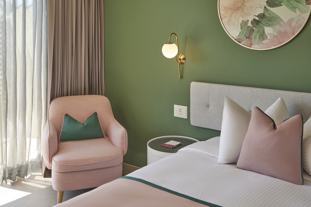 Deluxe Guest Room - Photo 2