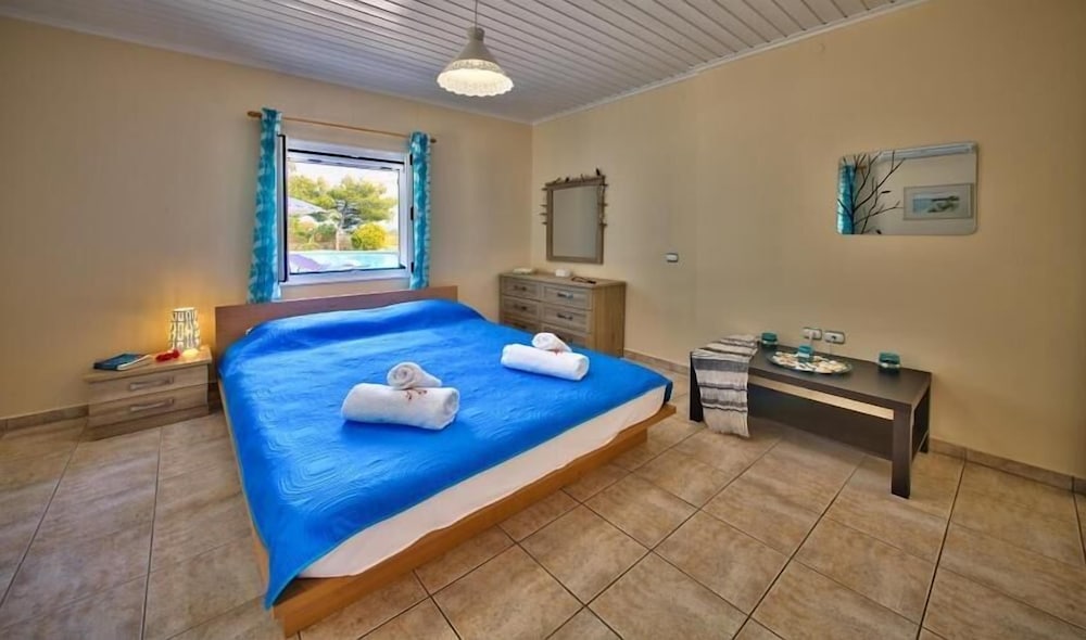 Comfort Villa, 2 Bedrooms, Pool View, Courtyard Area photo 1