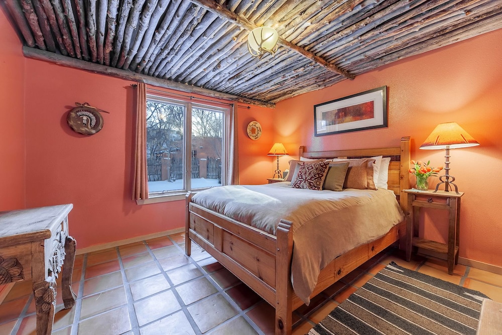 Deluxe Suite, 2 Bedrooms, Hot Tub, Garden View photo 1