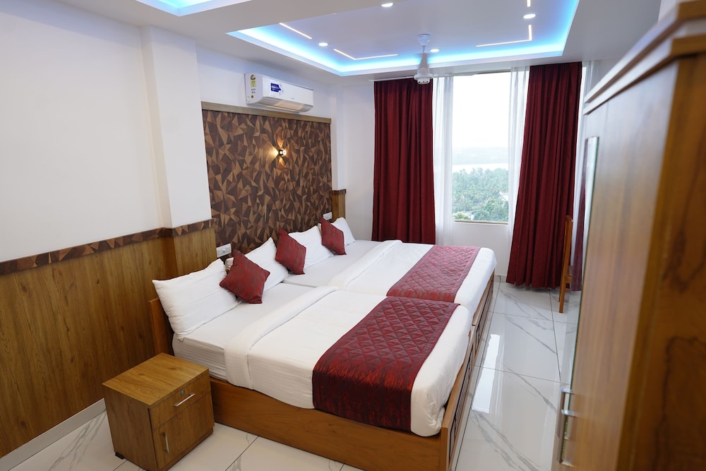 Deluxe Quadruple Room, Balcony photo 1