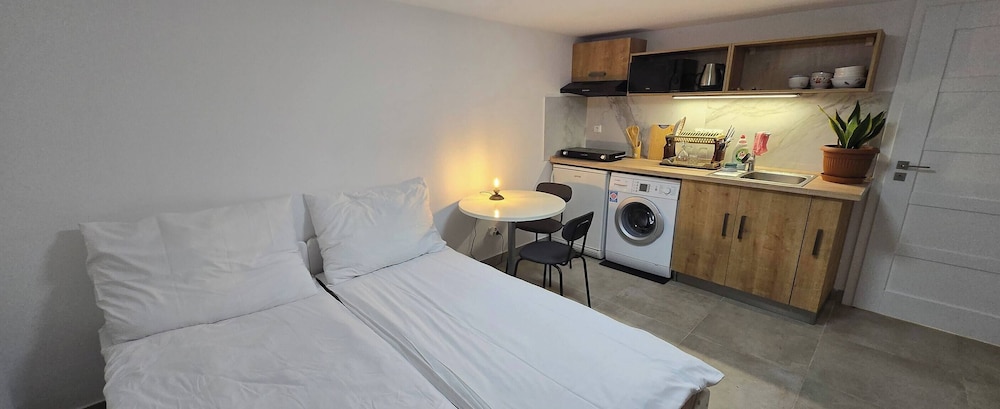 Apartment, 1 Bedroom, Smoking