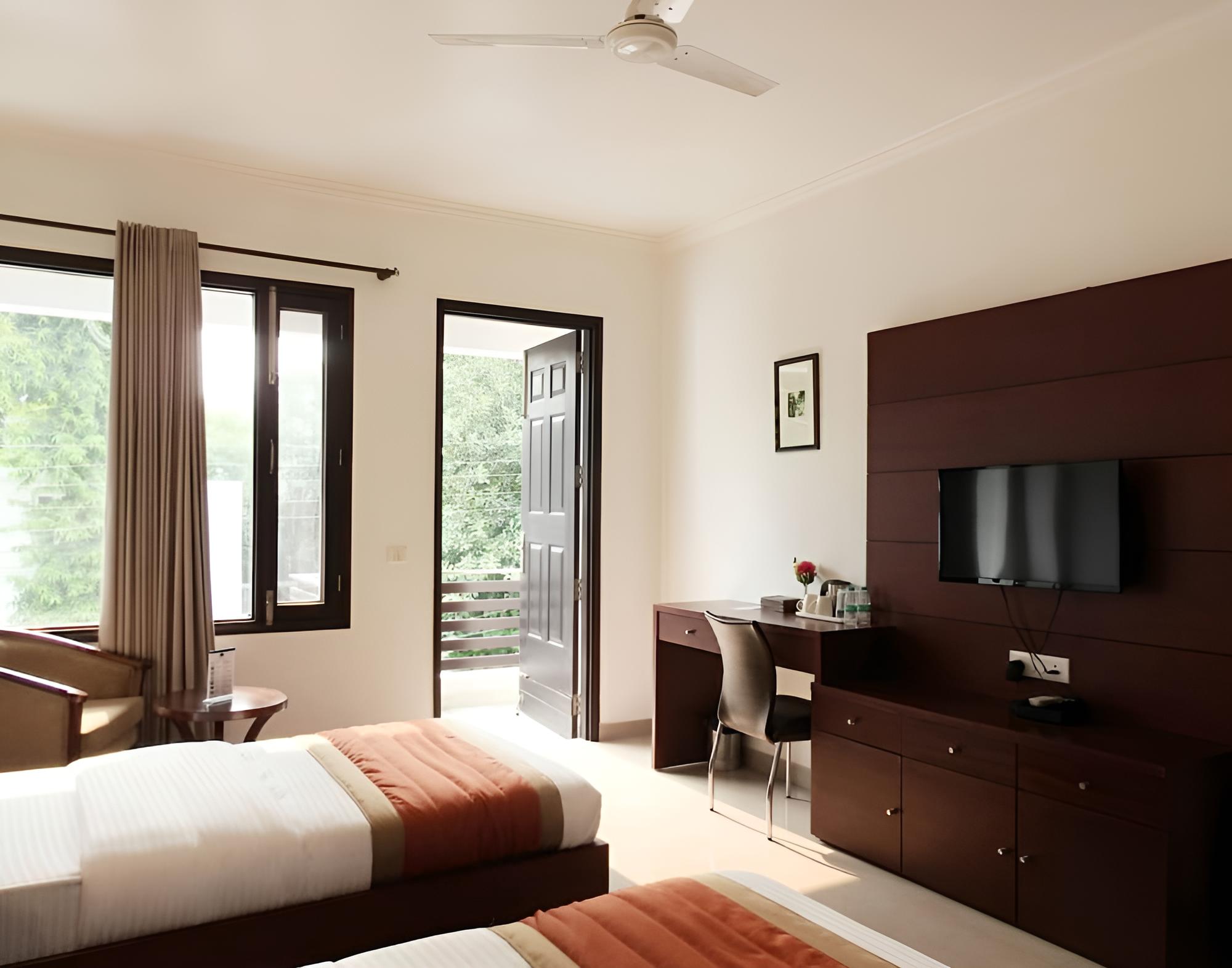 Deluxe Twin Room photo 3