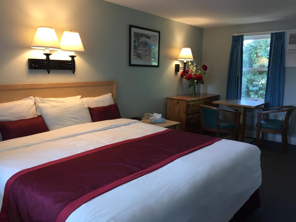 Standard Room, 1 Queen Bed photo 2