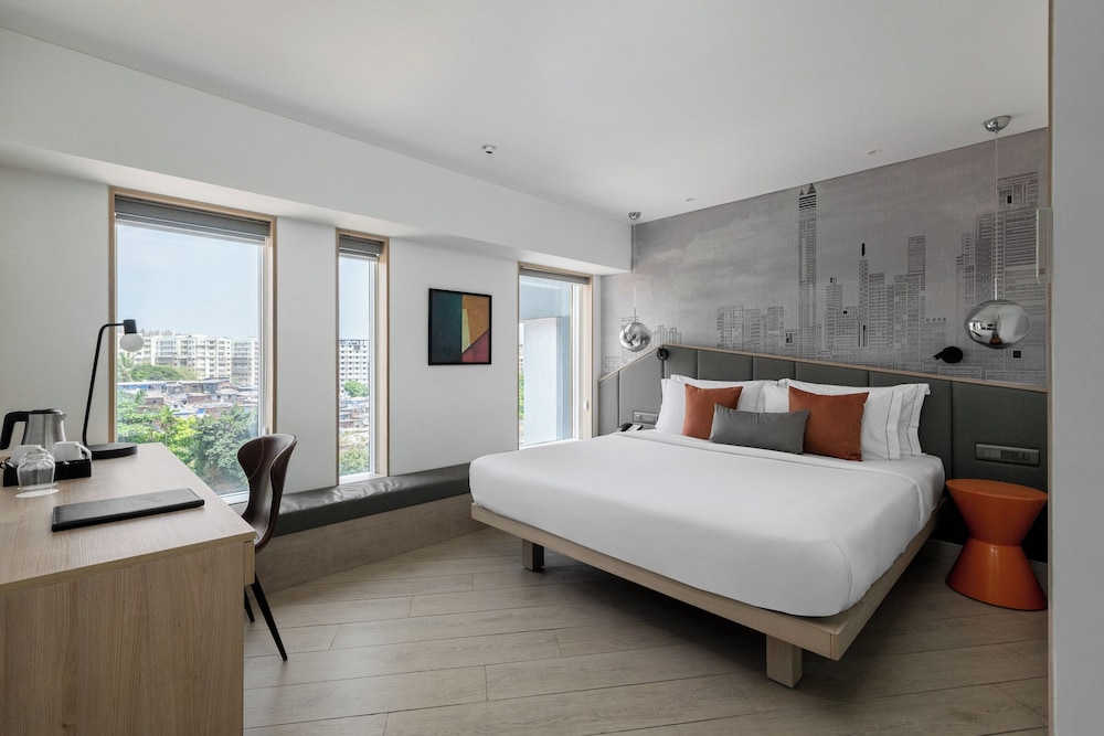 Standard Room, 1 Queen Bed photo 2