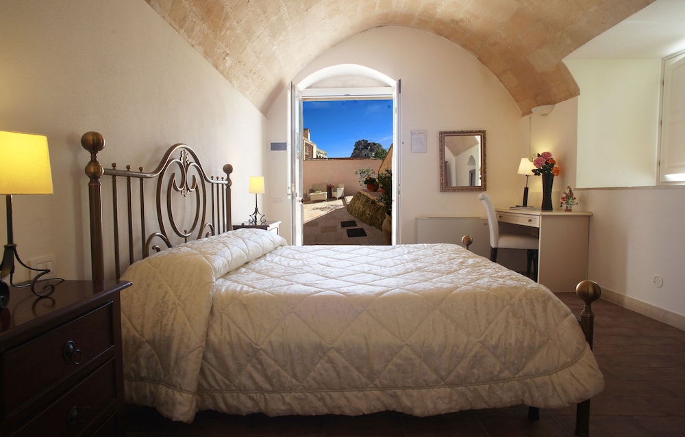Standard Triple Room - Photo 2