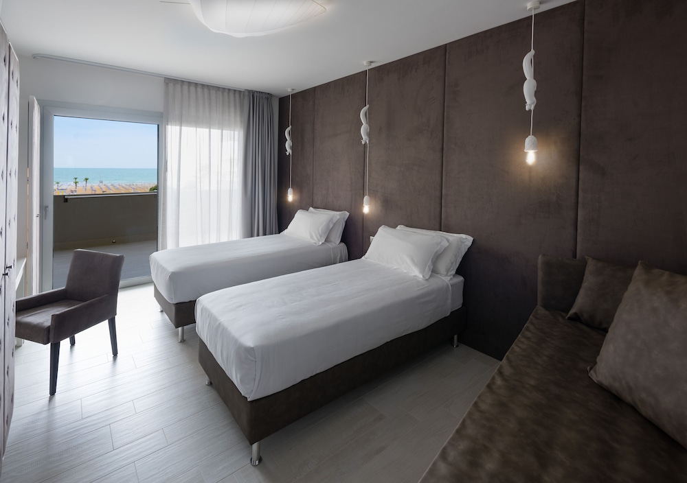 Deluxe Suite, Garden View photo 2