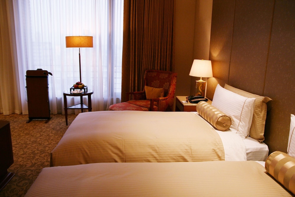 Studio Suite Twin