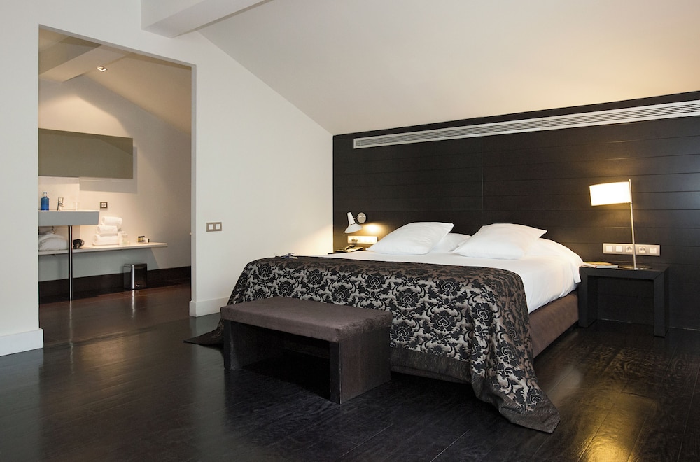 Deluxe Room - Photo 1