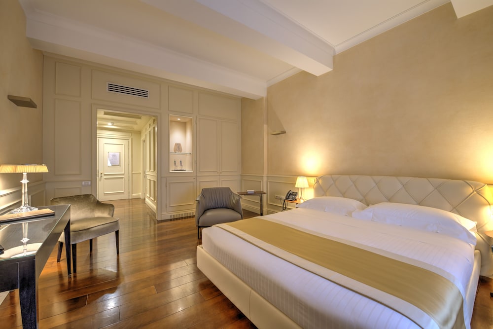 Deluxe Double Room Single Use