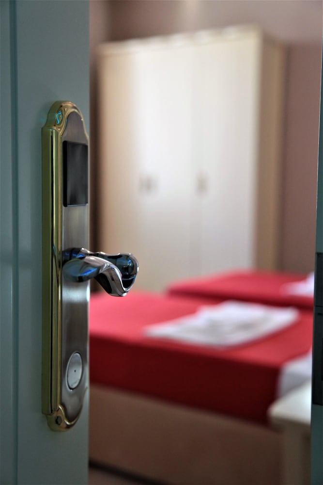 Triple Room, Multiple Beds, Courtyard View photo 3