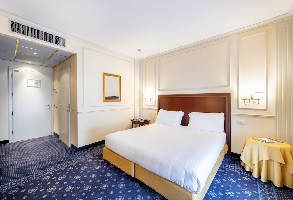 Economy Room, 1 Queen Bed, Accessible, Non Smoking - Photo 2
