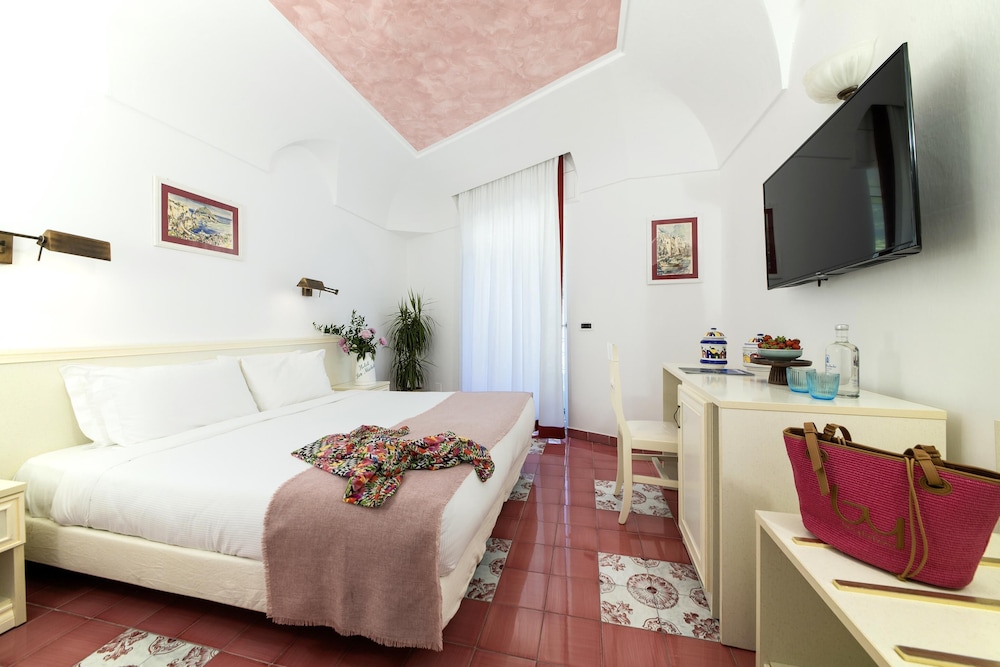 Comfort Room, 1 King Bed, Non Smoking, Balcony