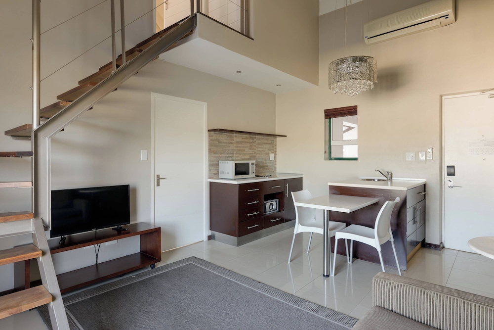 Loft, 2 Bedrooms - Photo 9
