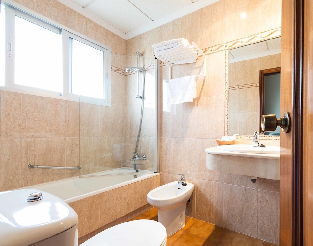 Double Room - Photo 2