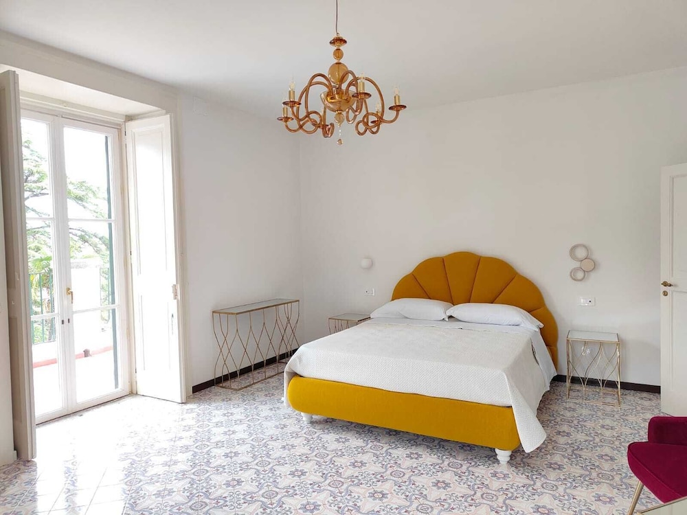 Panoramic Room