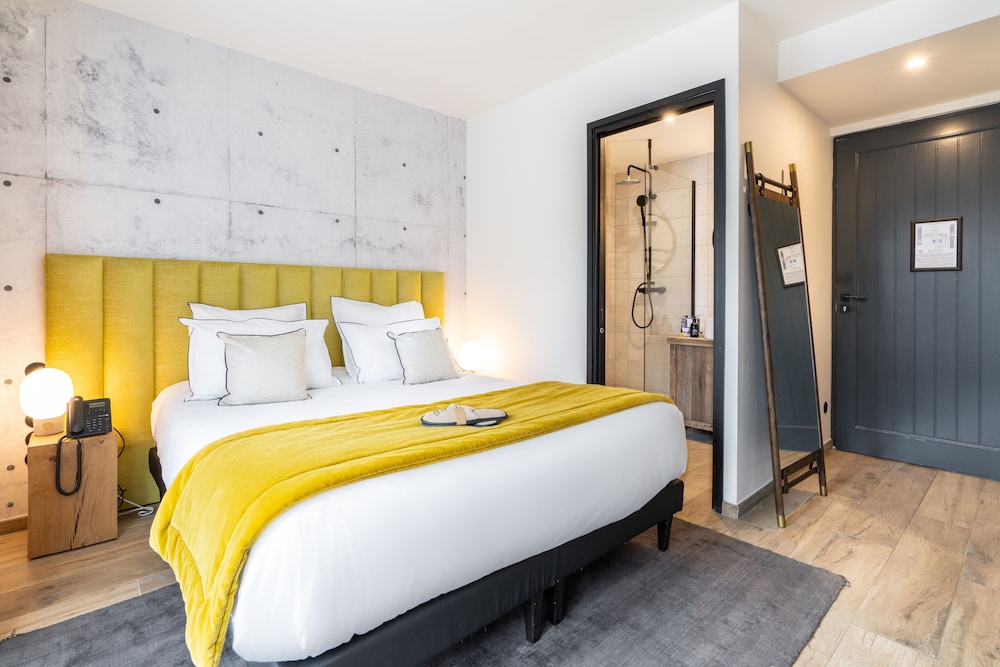 Classic Double Room (Teeny Room)