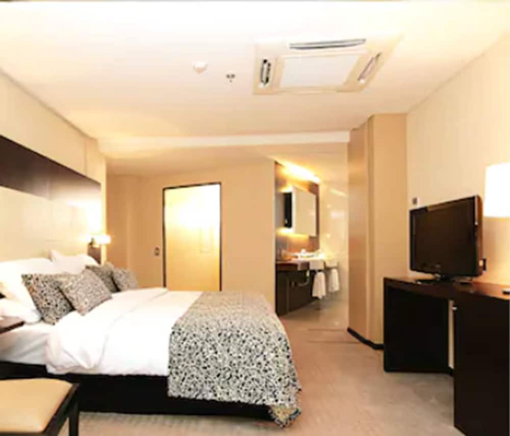 Penthouse photo 1