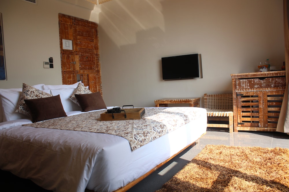 3102 Suite With Jacuzzi & Deck(Sleeps 4) - Photo 3
