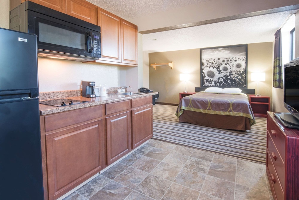 Efficiency, Room, 1 Queen Bed, Non Smoking photo 1