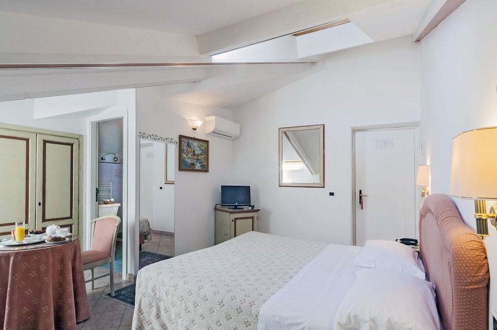 Double Room (attic)