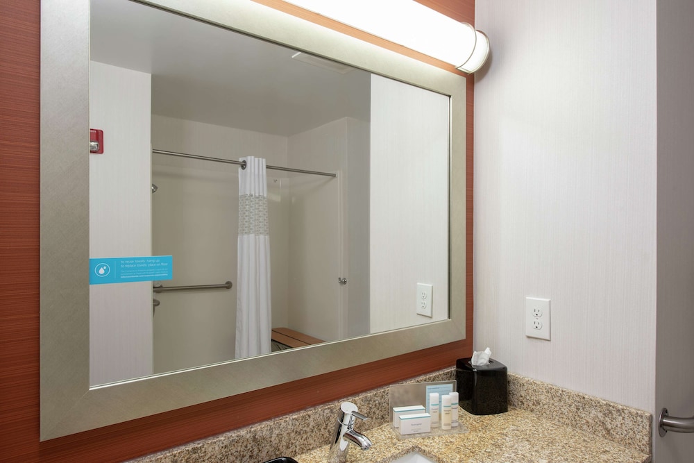 Room, 2 Queen Beds, Accessible, Non Smoking - Photo 4