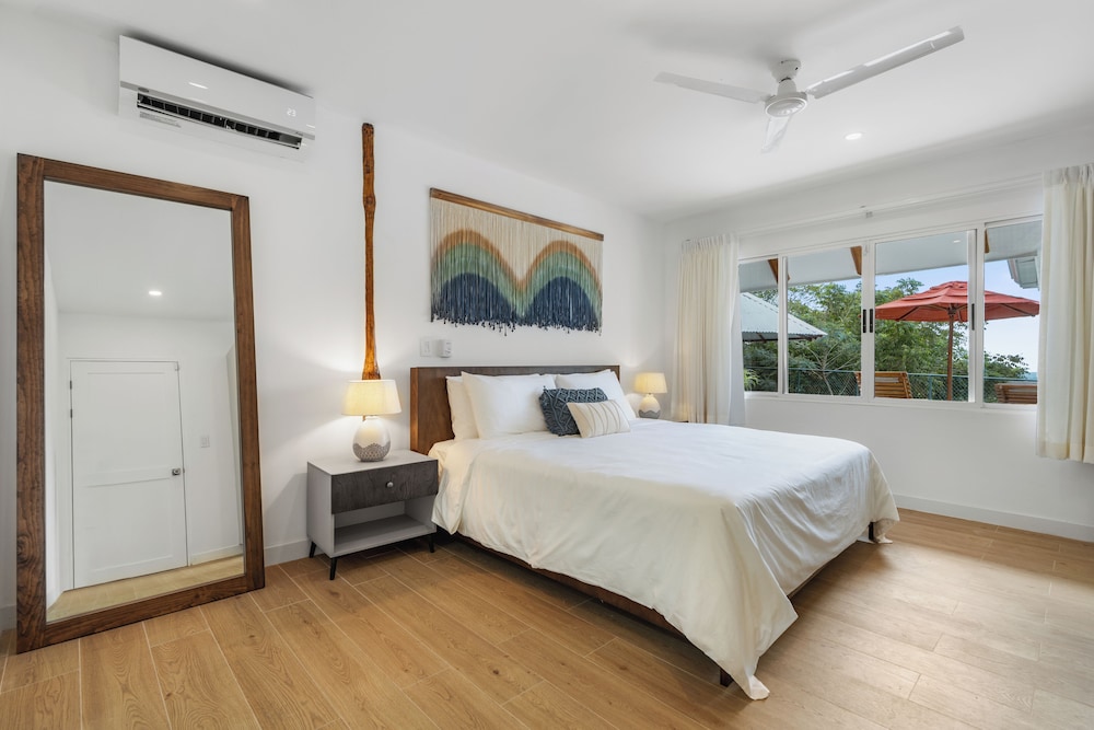 Luxury Villa photo 2