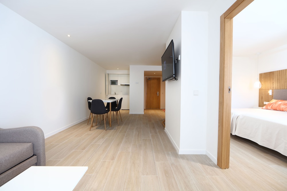 Basic Room (Family Basic (3 Adults)) - Photo 4
