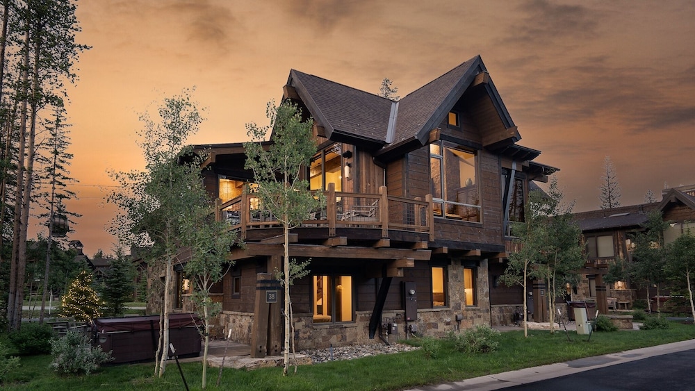 Townhome, 4 Bedrooms