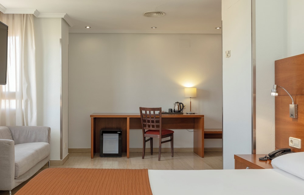 Superior Double or Twin Room - Photo 11