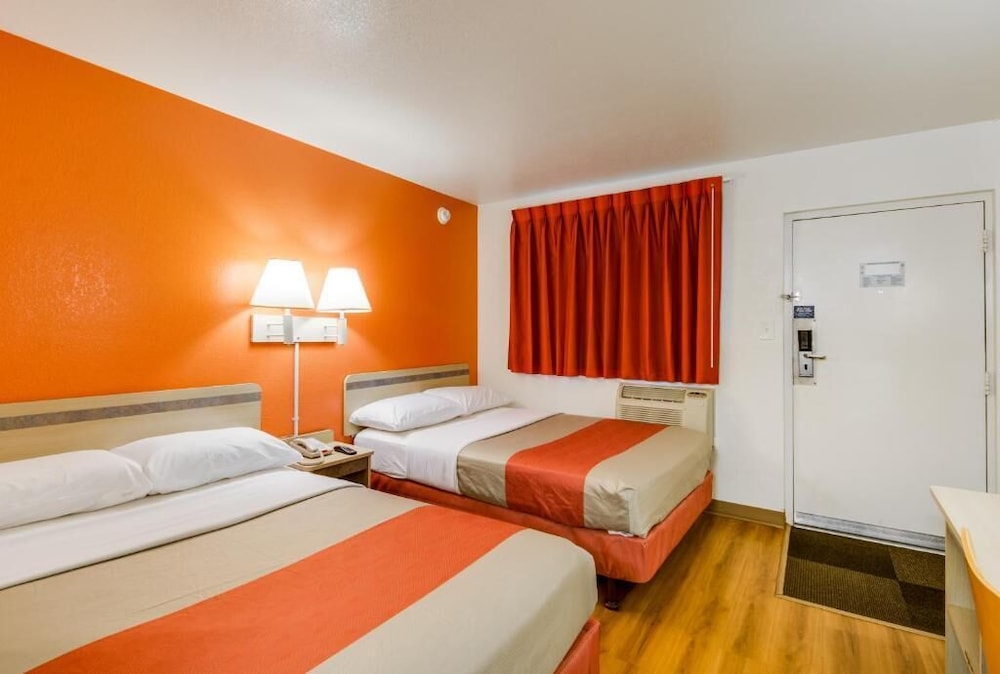 Deluxe Room, 2 Double Beds, Non Smoking, Refrigerator photo 3