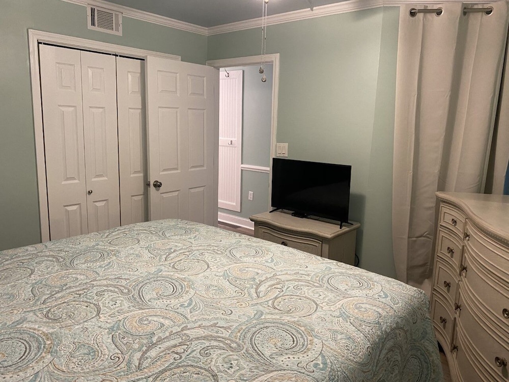 Condo, 2 Bedrooms photo 2