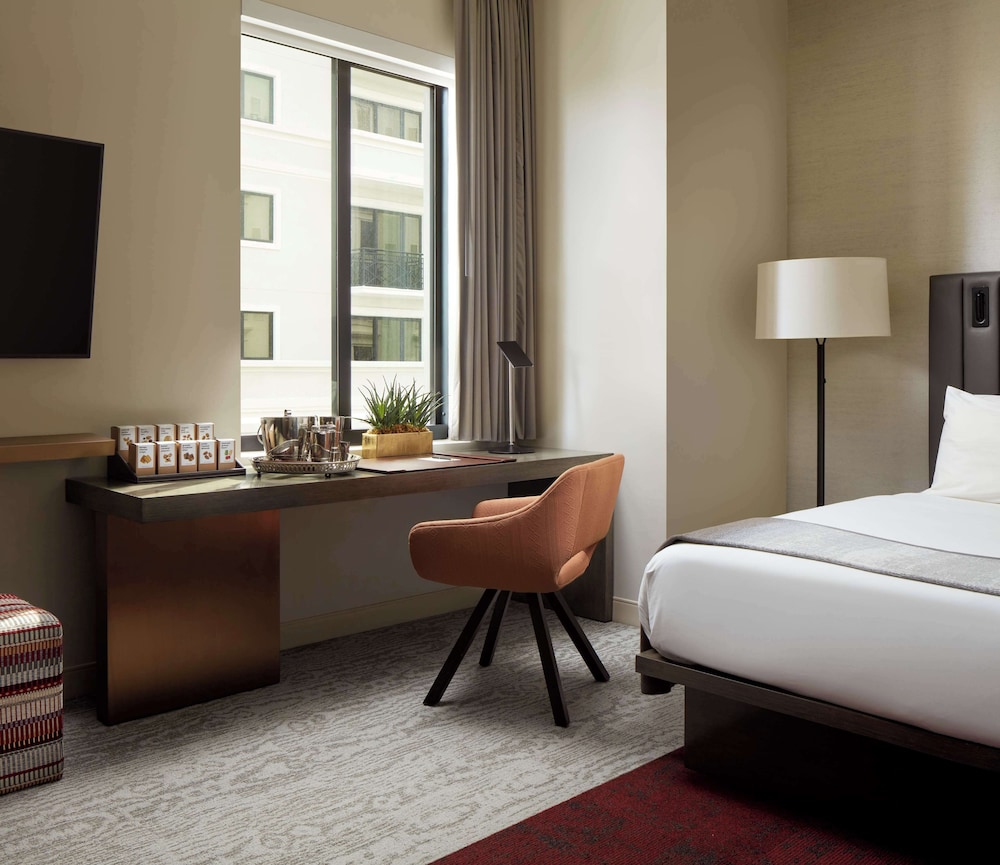 Room, 1 King Bed (Water View) - Photo 3