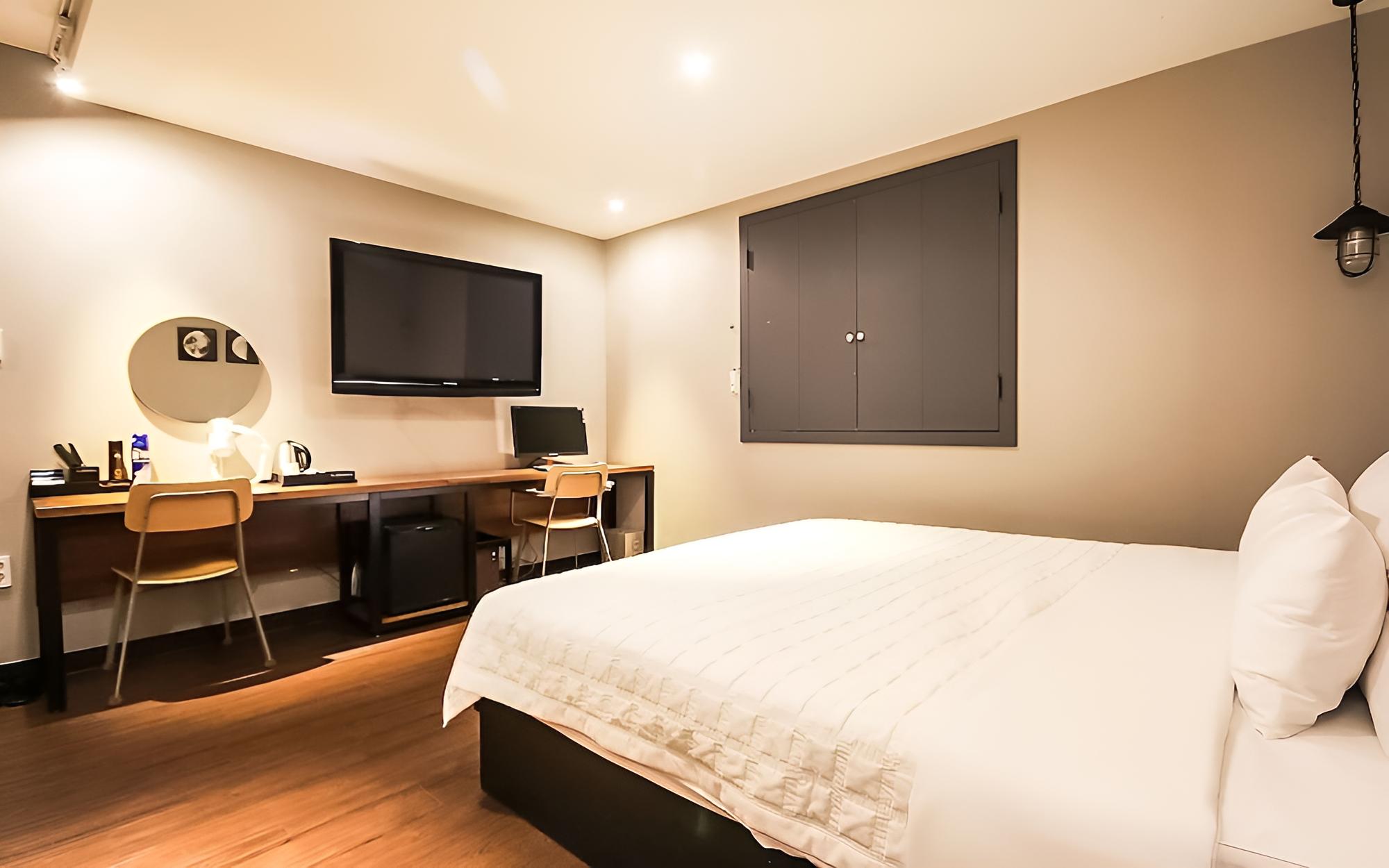 Room (Standard (single PC + Netflix free)) - Photo 8