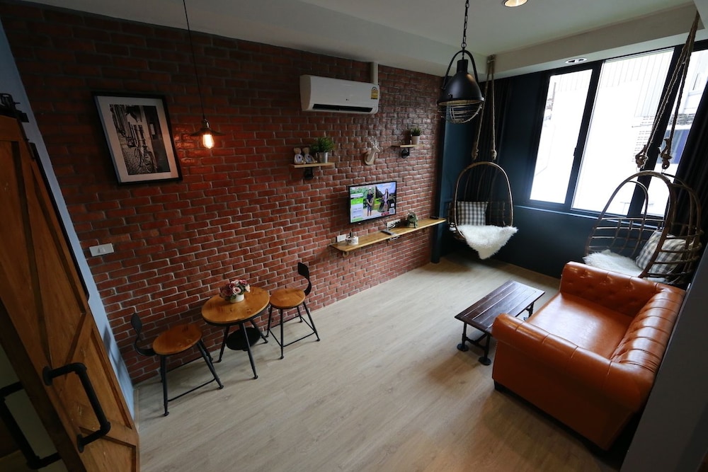 Two Bedroom Suite with Bathtub photo 3