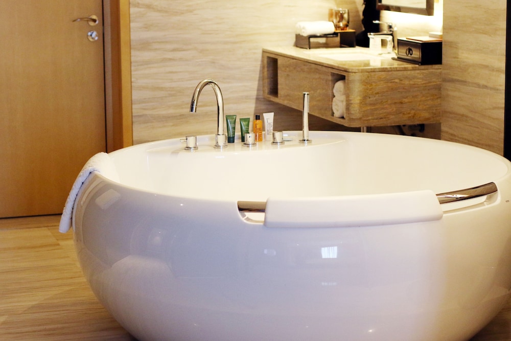 King Deluxe Suite photo 3