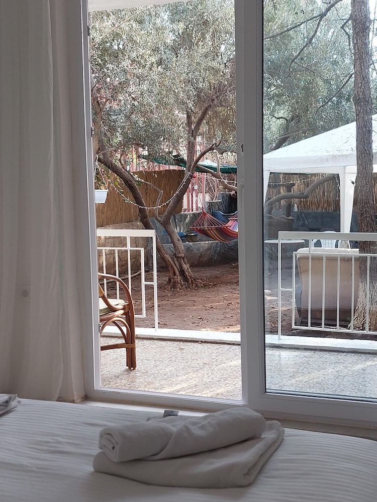 Gallery Double Room, 1 Queen Bed, Beachside photo 3