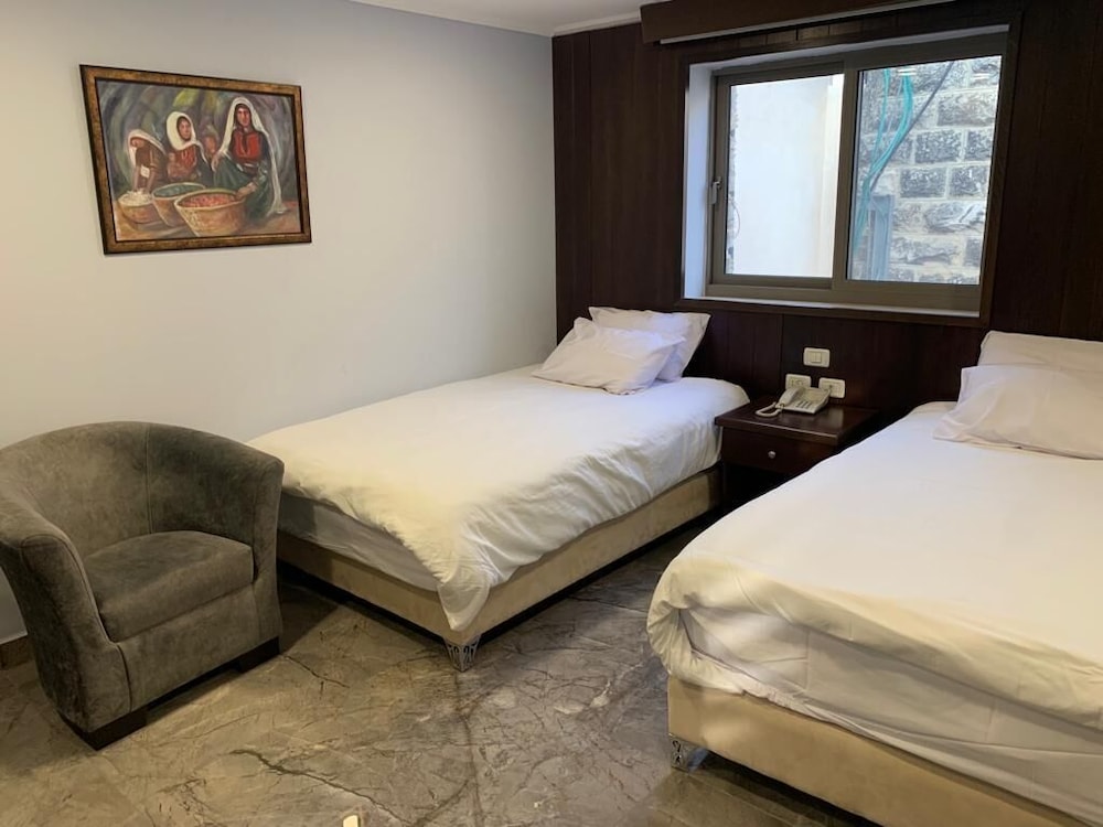 Premium Double Room - Photo 14