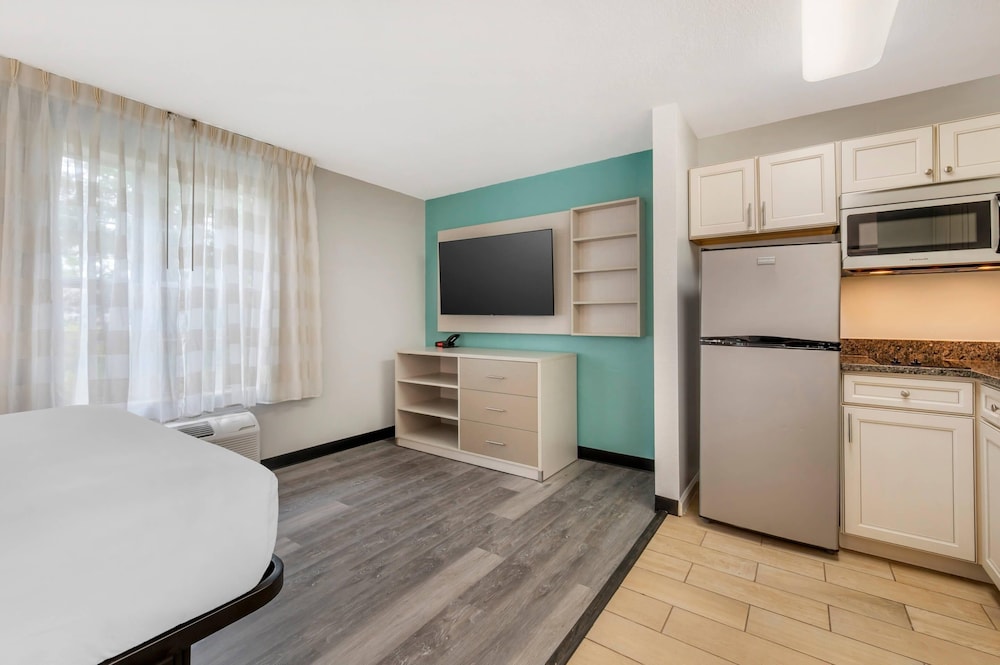 MainStay Suites Sterling near Dulles Town Center, Photo 12