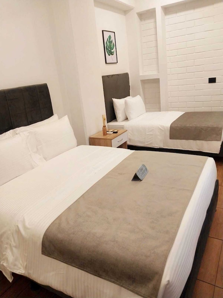 Standard Twin Room photo 2