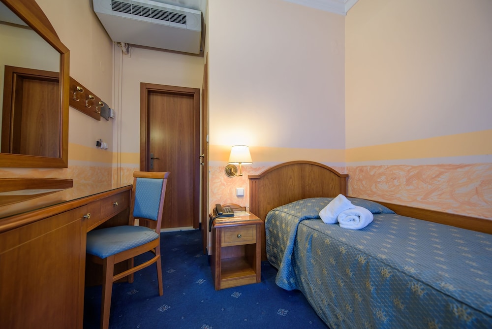 Standard Single Room, Lake View photo 1