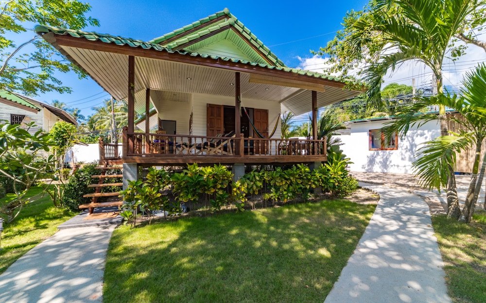 Family Villa, 2 Bedrooms, Partial Ocean View, Garden Area